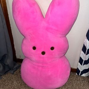 Huge Peep Pillow